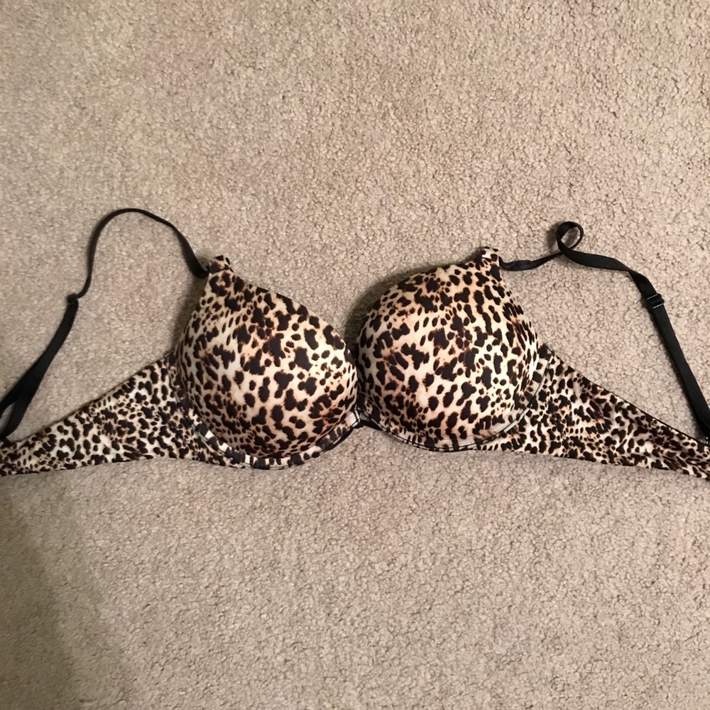 Victoria’s Secret Miraculous Plunge Bra 34B